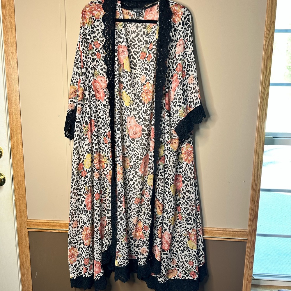Floral Leopard Print Kimono with Black Lace Trim